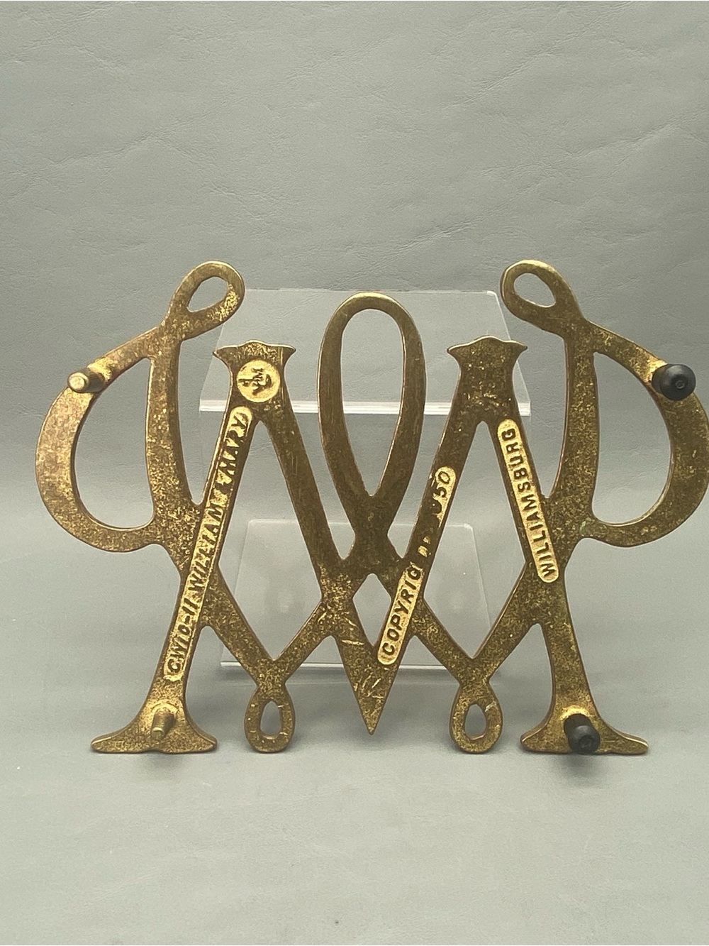 Vintage William and Mary Brass Trivet Virginia Metalcrafters Williamsburg 1950 - Picture 2 of 8